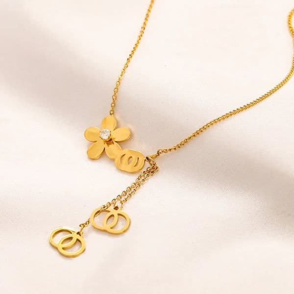 Luxury Designer Necklace Choker Chain Letter Flower Pendant Fashion Womens Wedding Jewelry Accessories