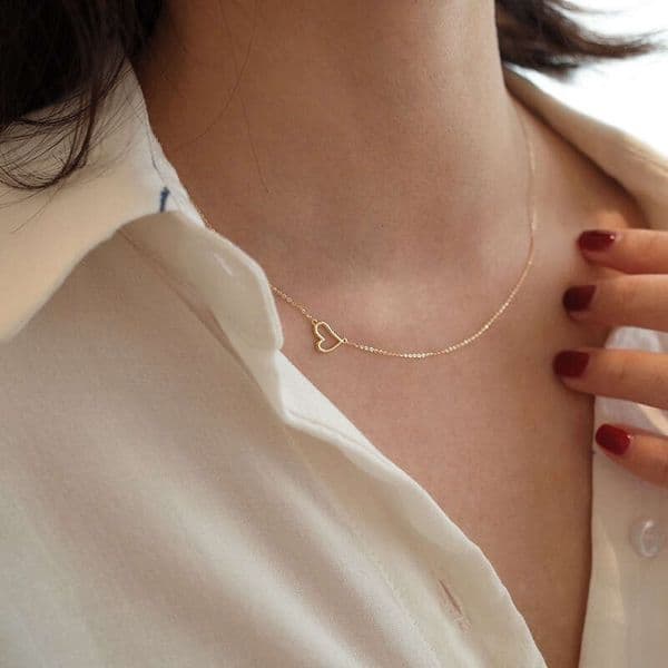 Pendant Necklace Designer Luxury Silver Gold-Plated Heart Necklace For Women Simple Elegant Versatile Pendant Minimalist Petite Collarbone Chain