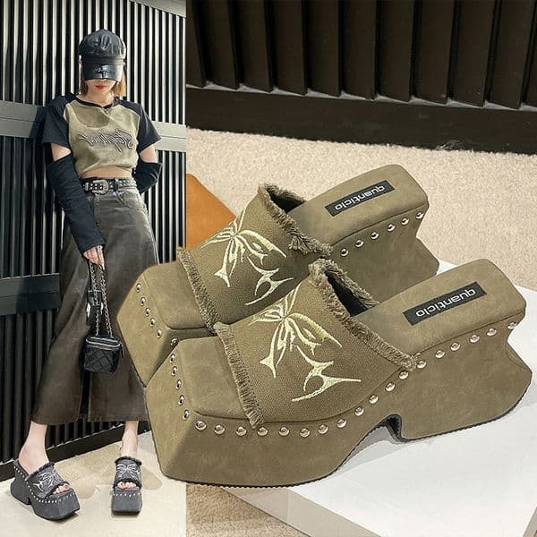 Designer 9.5cm Women's Sandals 2026 Summer Luxury Slippers Slope Heel Rivet Punk Ultra High Heels Party Fashion Women's Shoes Punk Chunky Heels Slippers Sandals