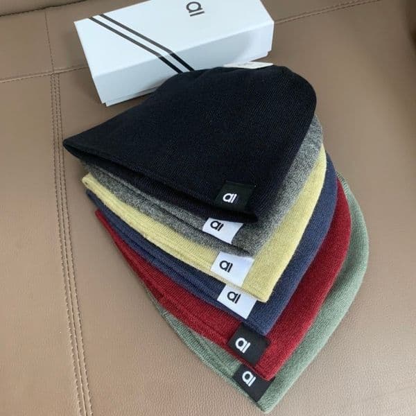 Desinger Beanie/Skull Caps Thick Beanie Yoga Caps Autumn Winter Outdoor Warm Knitted Hat Fashion Women Big Head Surround Show Face Hat High-quality Gifts