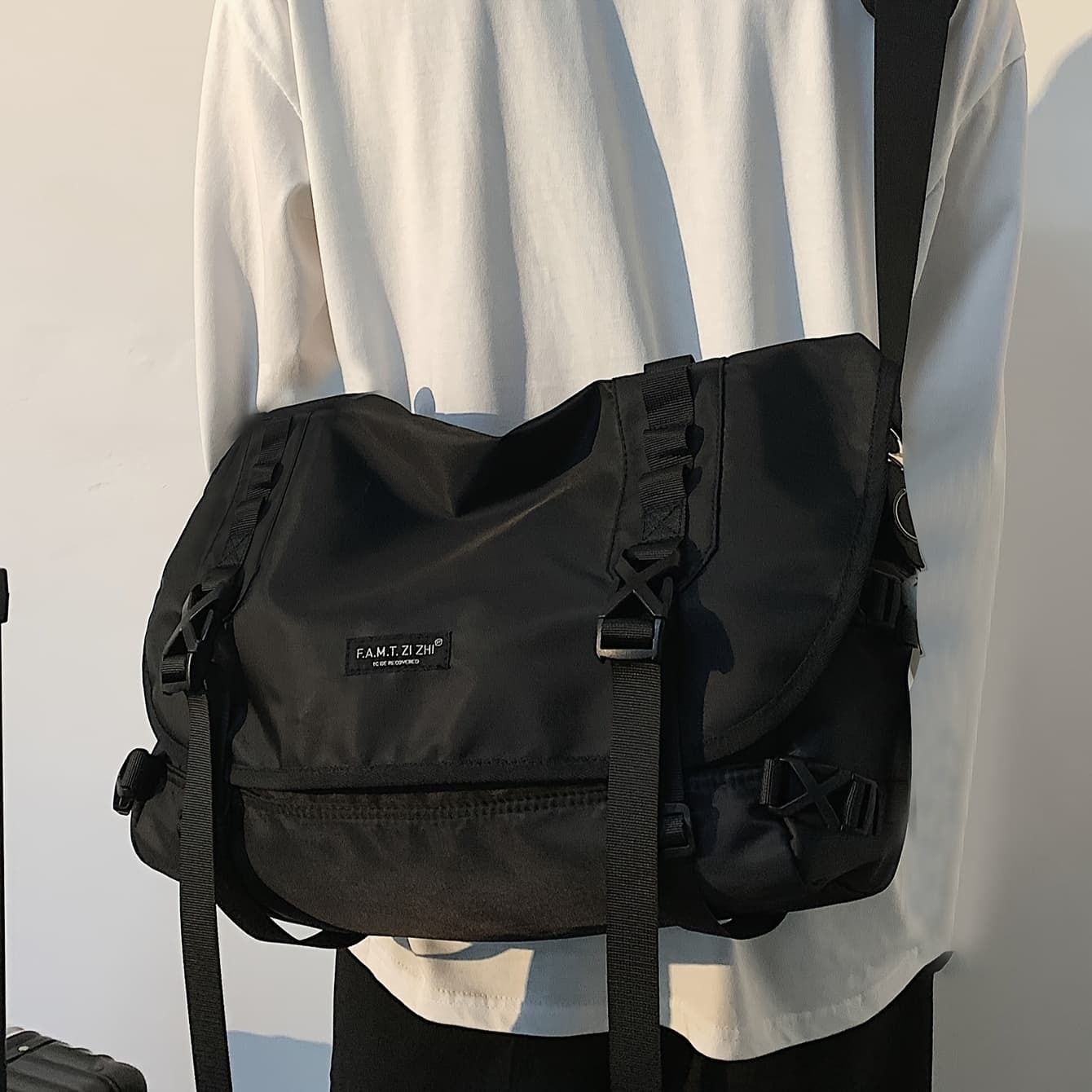 TEMU Large Capacity Adjustable Shoulder Strap Street Fashion College Student Crossbody Bag
