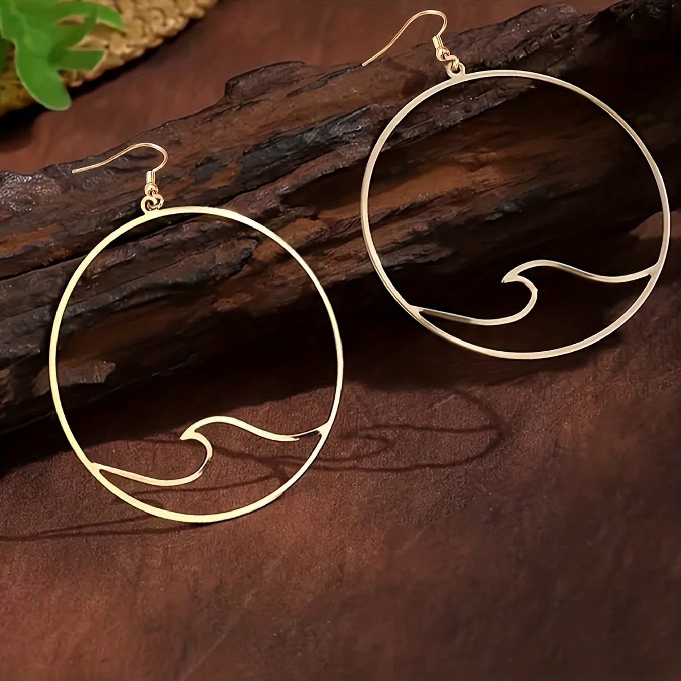 TEMU A Pair Of Elegant And Fashionable Wave Round Pendant Hoop Earrings, Versatile Accessories For Daily Wear And Beach Vacations