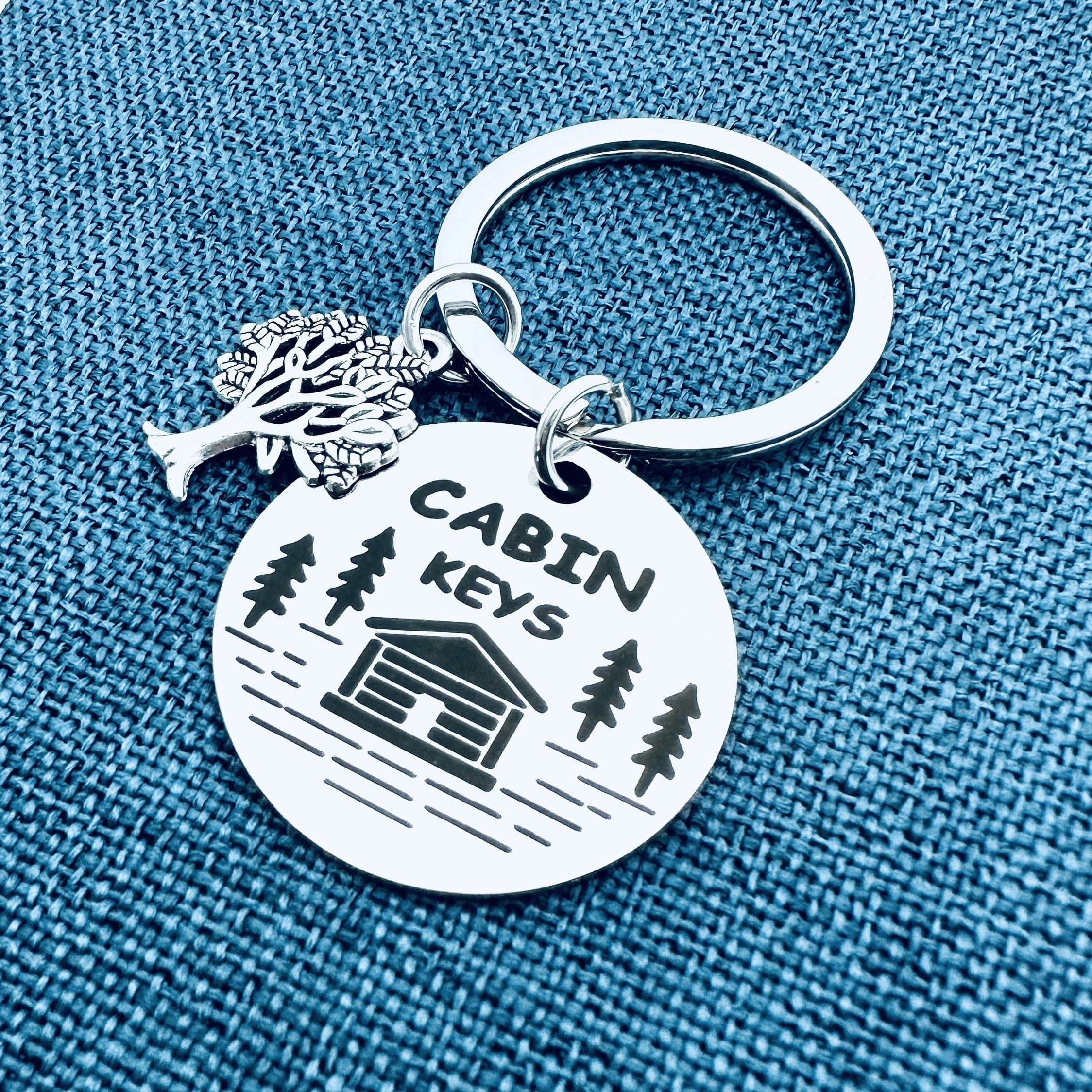TEMU 1pc Creative Round Cabin Keychain, Cabin Key Stainless Steel Keychain, Perfect For Cabin Owners, Ideal Housewarming Gift For .
