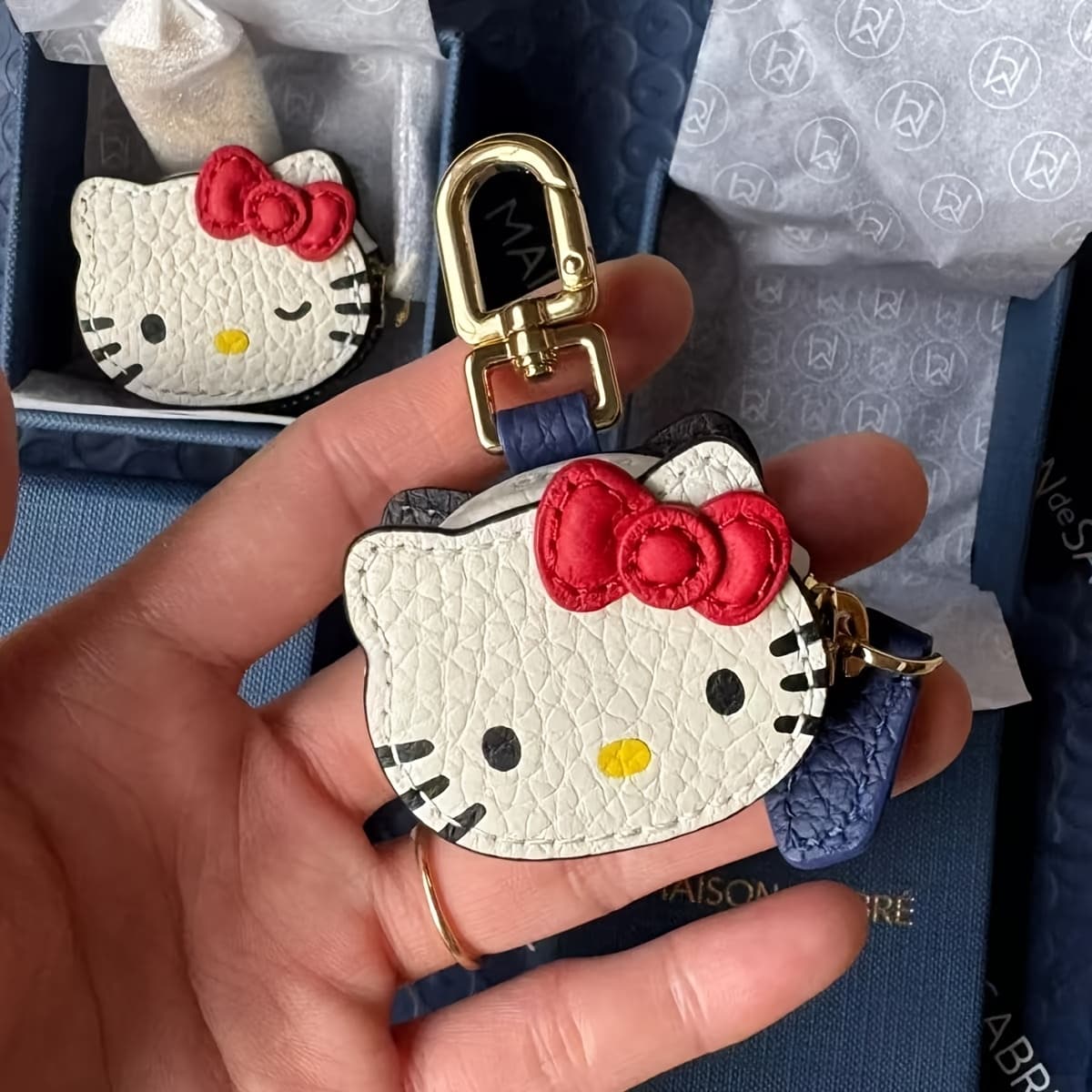 TEMU 1pc Licensed Kt Cat Holder Cartoon Anime Pendant Suitable For Beauty Birthday Gift