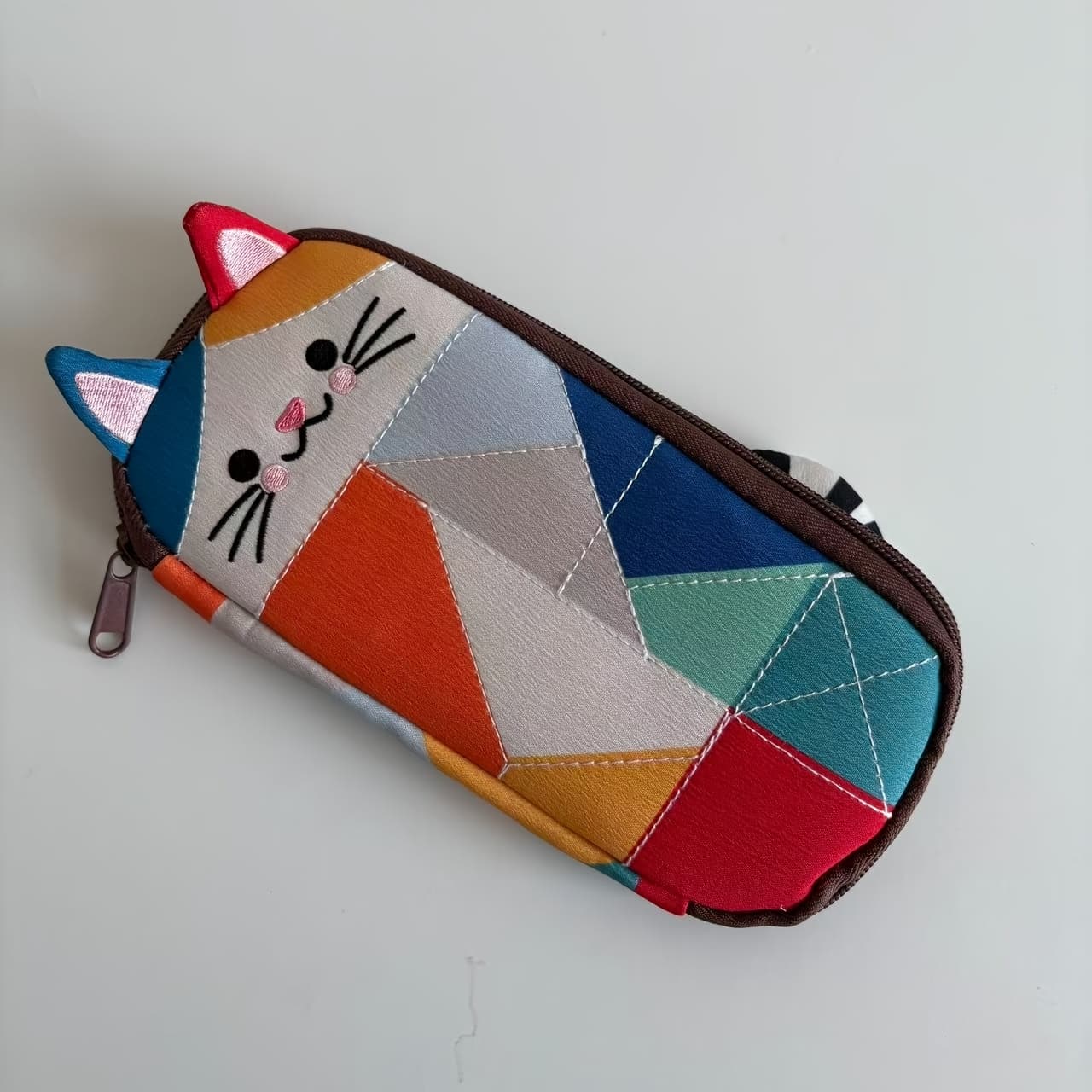 TEMU Cat-shaped Pencil Case With 3d Kitten Silhouette - Cute Pencil Holder For School & Office, Portable Desk Compatible For,, - -themed Stationery Accessory