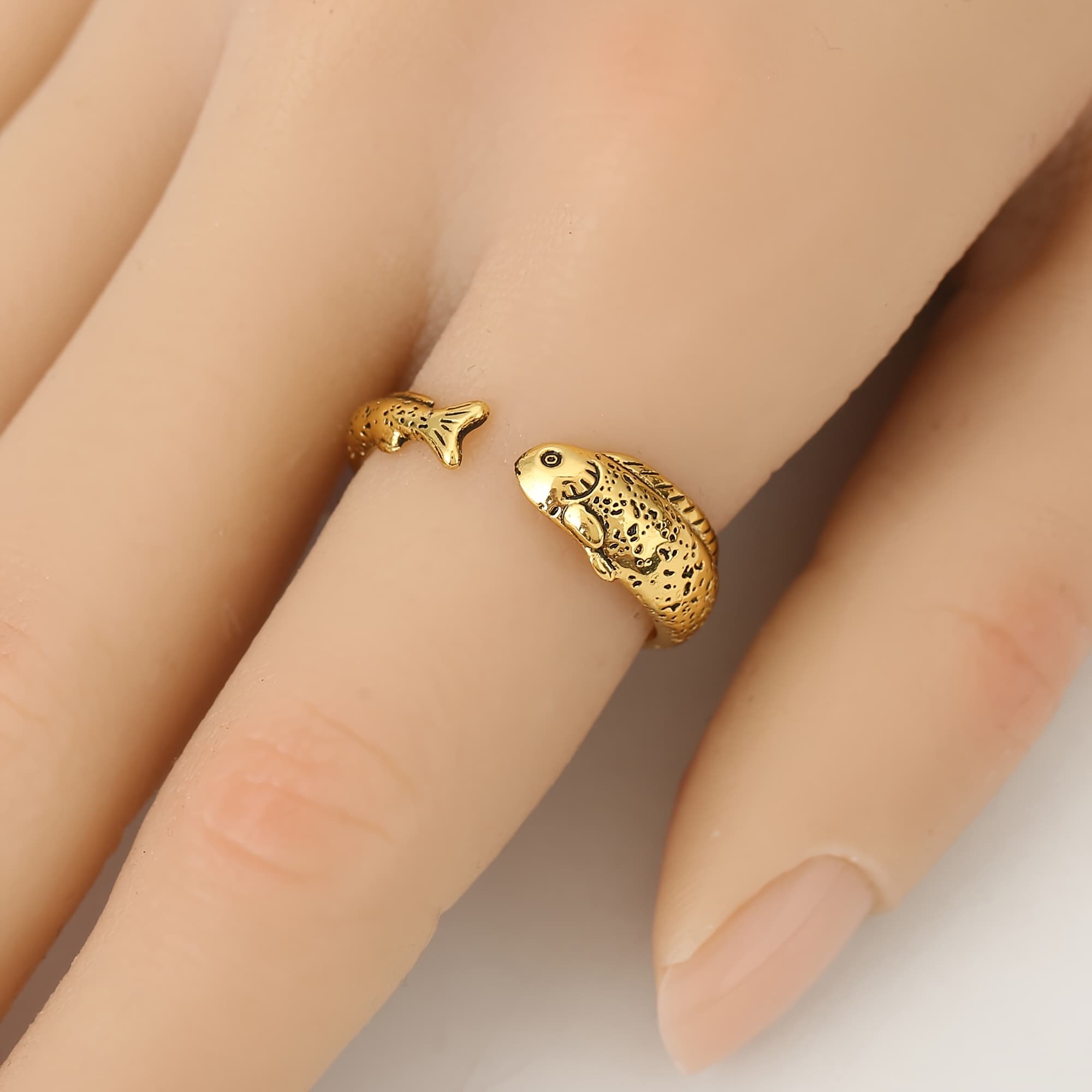 TEMU 1pc, European And - Alloy - Exquisite Small Fish Unisex Fashion Personality Ring. Suitable For Holiday Parties, Dances, Christmas, Thanksgiving, Daily Wear, Wedding And Engagement, Gift