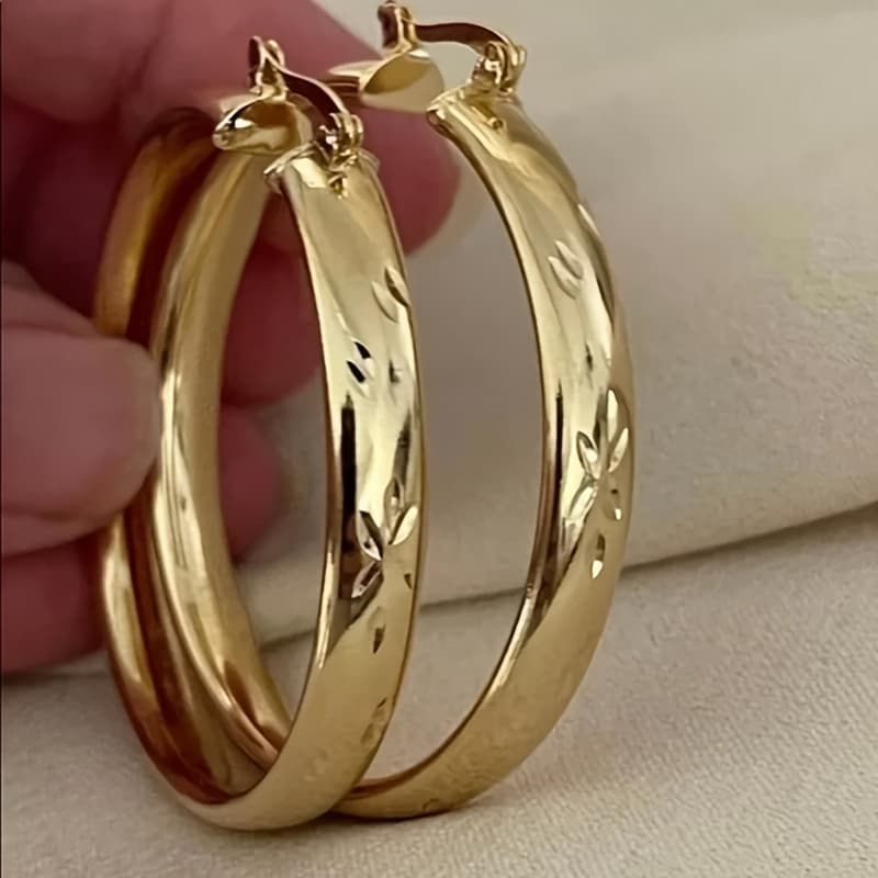 TEMU 1 Pair Of Women's Fashion Hoop Earrings, Vintage Exaggerated Carved Pattern Circle Earrings, Women's Party Carnival Personality Accessories, Daily Wear, Gift, High-end Jewelry