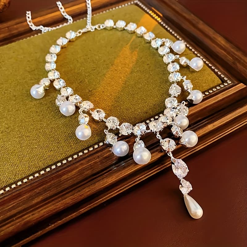 TEMU An Elegant Women's Collarbone Necklace With A Fashionable Design, Perfect For Balls, Parties, And Vacations—an Ideal Gift For Ladies