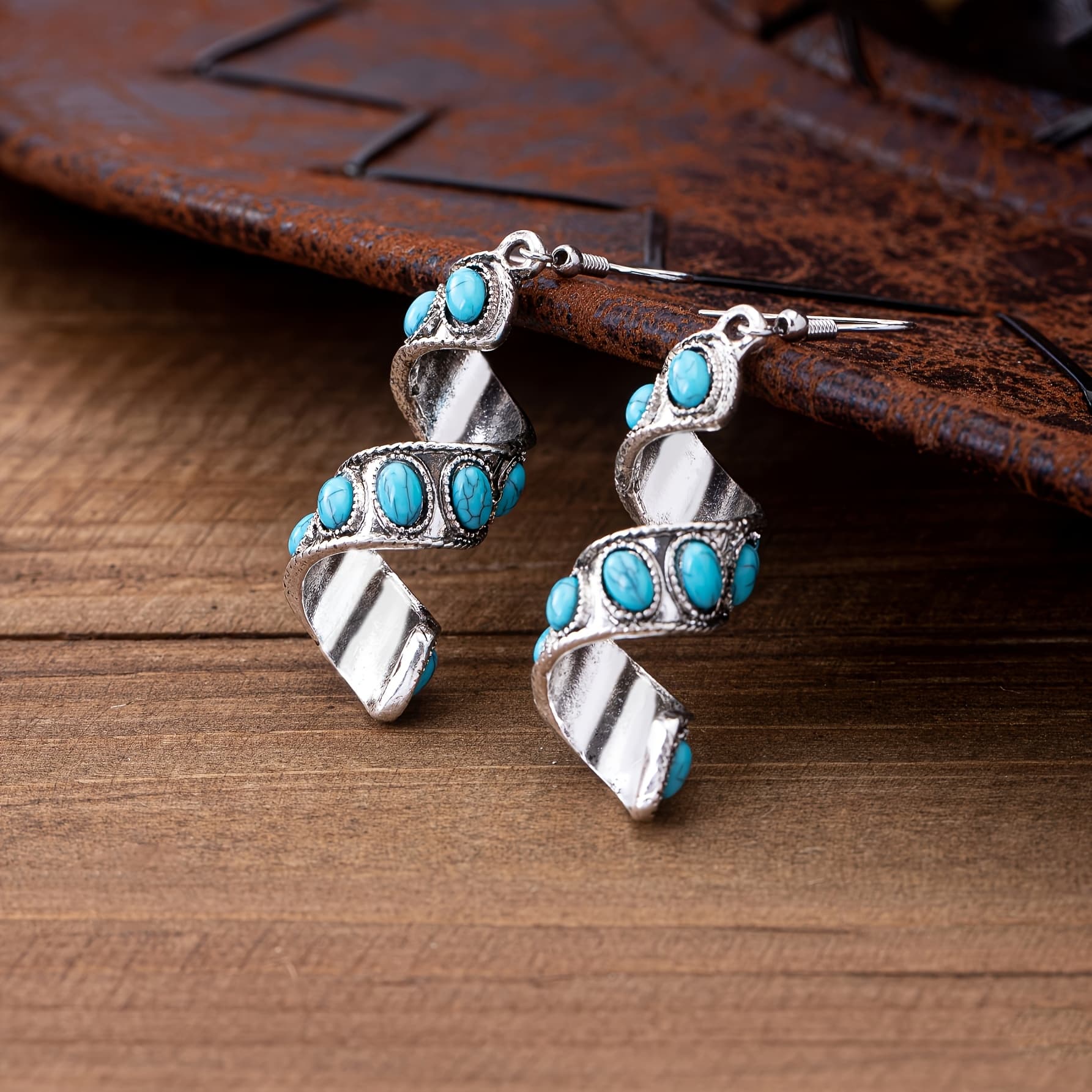 TEMU A Pair Of Classic Western-style Spiral Earrings Set With Turquoise, Versatile Drop Earrings Suitable For Women' Wear And Gifting