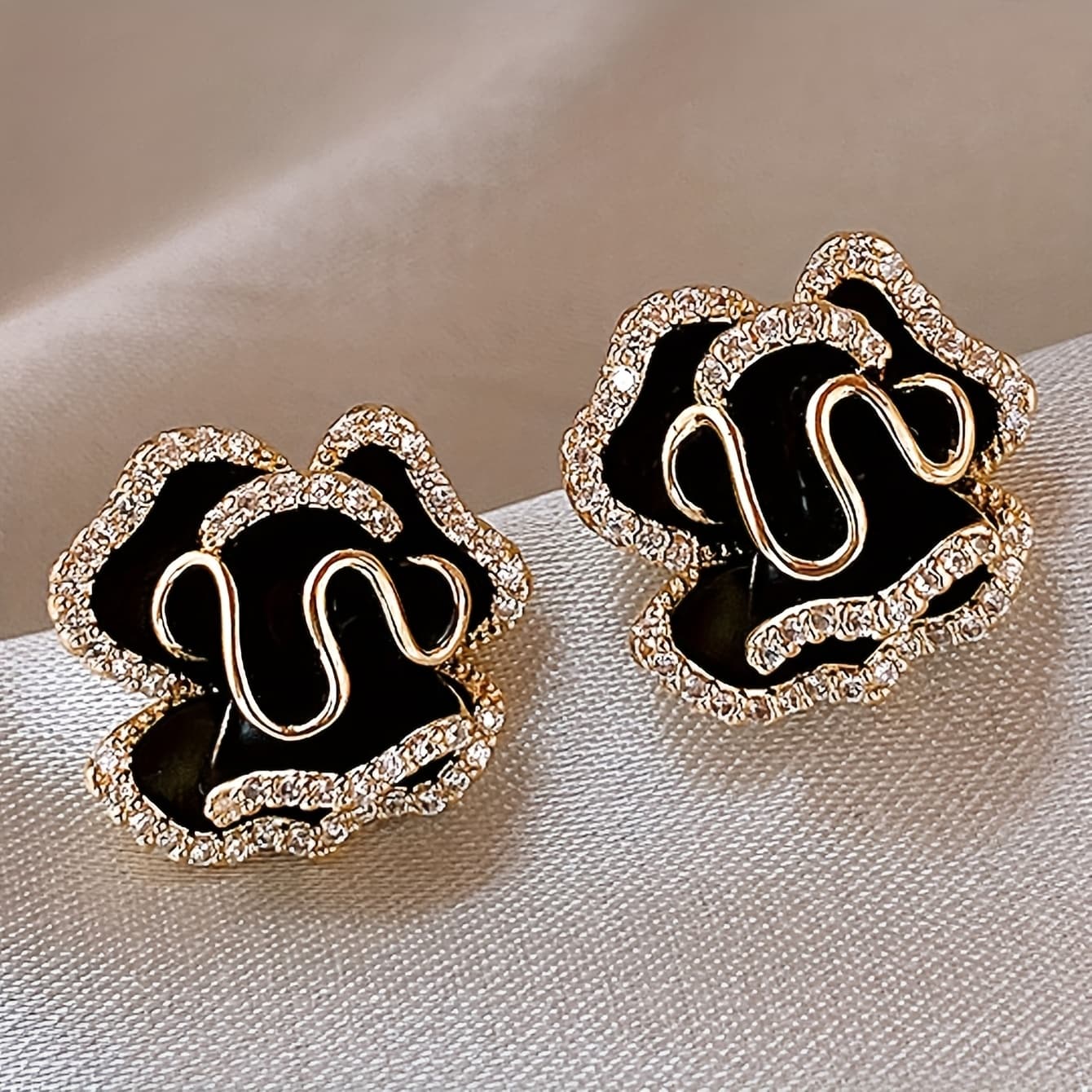 TEMU A Pair Of Elegant And 's Day Rose-shaped Stud Earrings With For Women, Suitable For Holidays, Birthdays, Dates, , Parties, Vacations, Shopping, And Daily Commuting Accessories