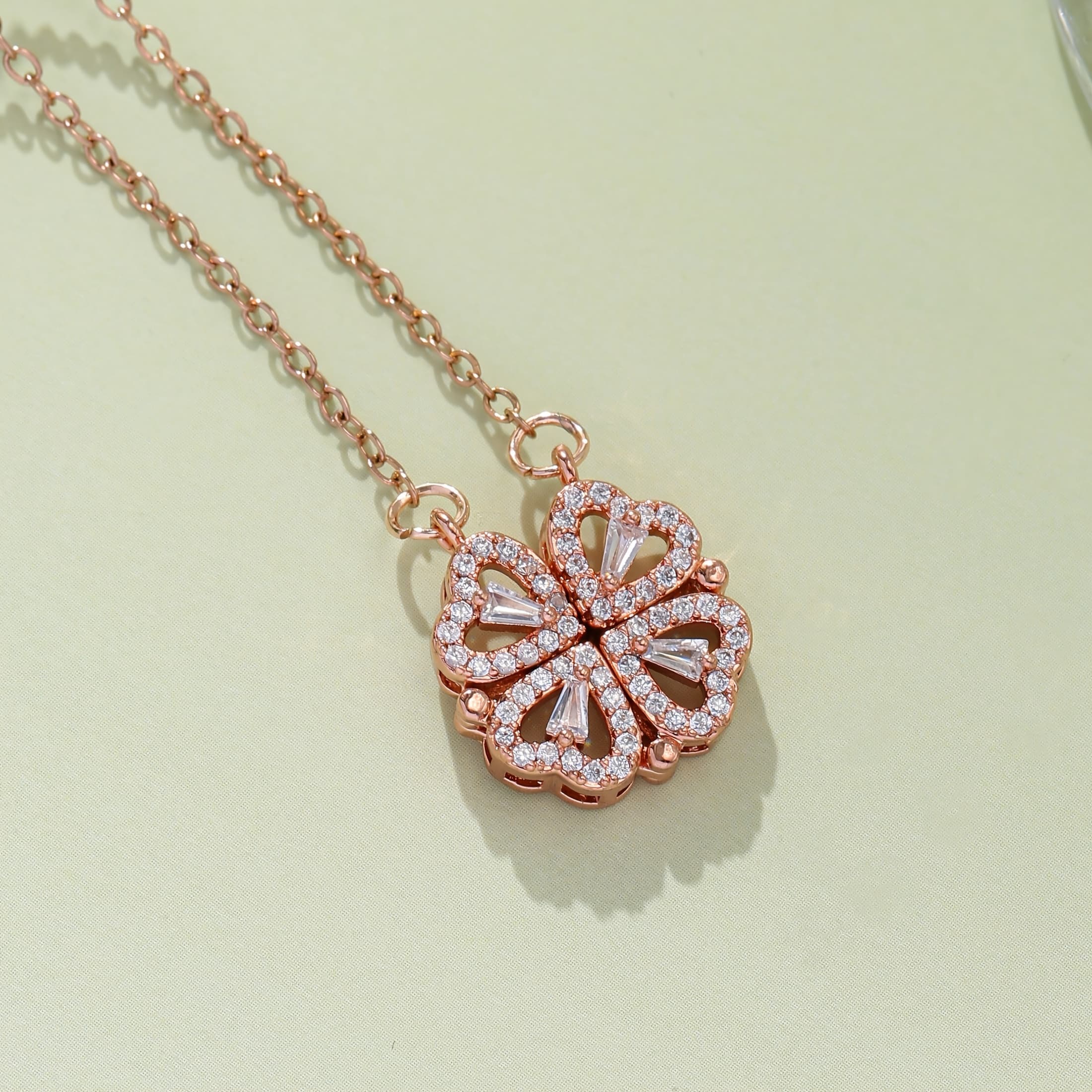 TEMU 1pc, Women's Fashion Pendant Necklace, Openable Clover Heart-shaped Copper Inlaid Synthetic Zirconia Pendant, Stainless Steel Hypoallergenic Necklace, Suitable For Daily Gift