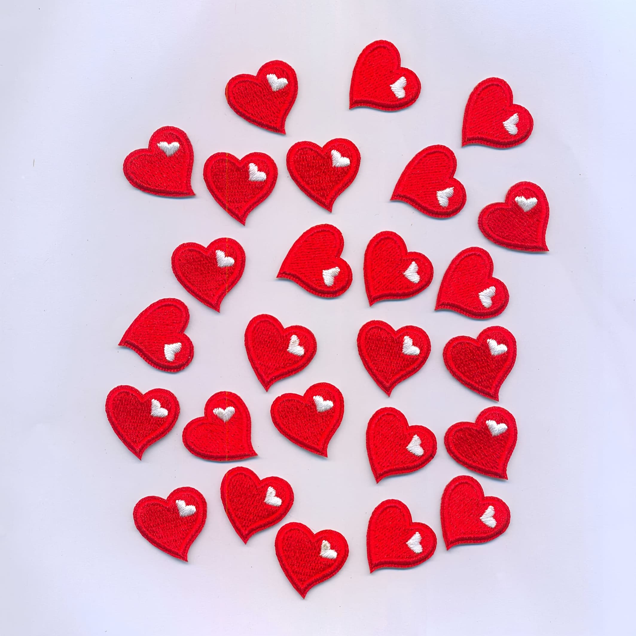 TEMU 26pcs Red Heart Embroidery Patches, For Couples, Valentine's Day Crafts, Diy Iron-on/sew-on Decorations, Suitable For Clothing, Bags, Shoes, Hats, And Home Decor