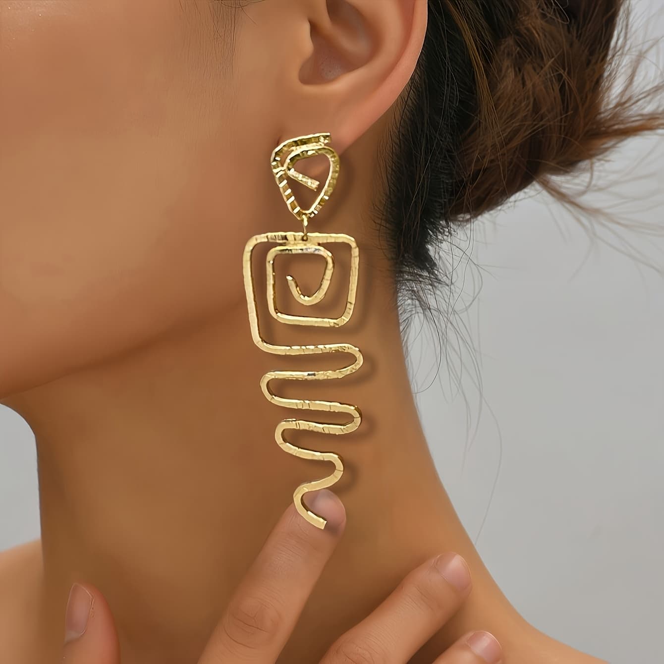 TEMU 1pc Women's Fashion Geometric Spiral Long Earrings, Suitable For Daily All-match
