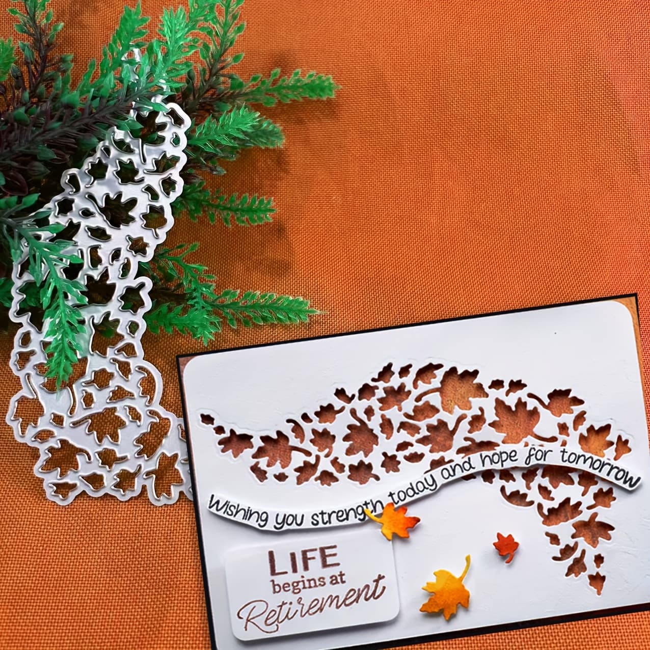 TEMU 1pc Maple Leaf Greeting Card Metal Cutting Dies, Diy Scrapbooking Decoration Embossing Die Cuts, Greeting Card Making Stencil, Suitable For Album Card Making, Handmade Card Tools