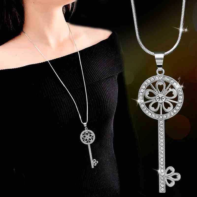 TEMU A Stylish Necklace Featuring A Key Pendant, Perfect For Women Events, With A Trendy Sweater Chain