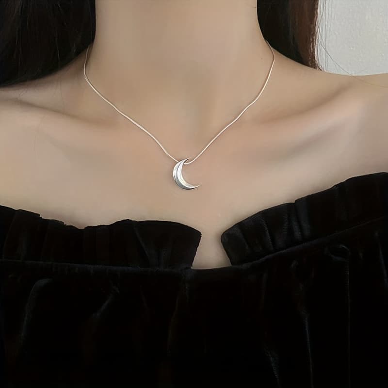 TEMU Hypoallergenic Silvery Necklace Featuring A Moon Design, Made Of S925 Sterling Silver, Weighing 3.0g/0.11oz, Perfect As A Jewelry Gift