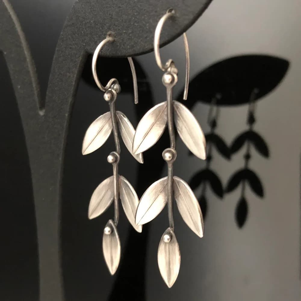 TEMU 1 Pair Vintage Style Leaf Shaped Hook Earrings Jewelry Gift With Elegant And Minimalist Style, Suitable For Women To Wear Jewelry Accessories During Vacations And Banquets