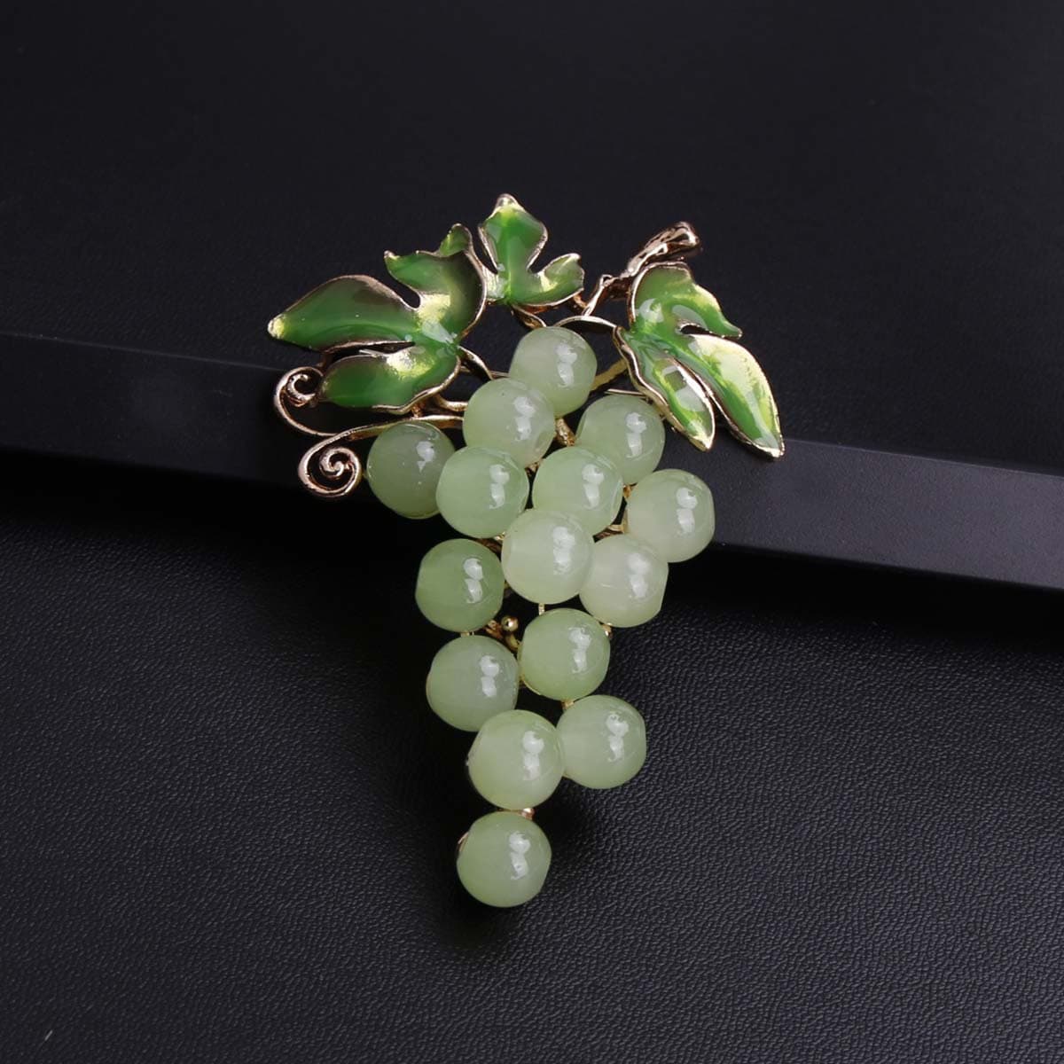 TEMU Stylish Grape Brooch Made Of Alloy And Enamel, Perfect As A Fruit-themed Pin Badge For Plant Collars, Ideal For Boutique Decoration And As A Jewelry Gift