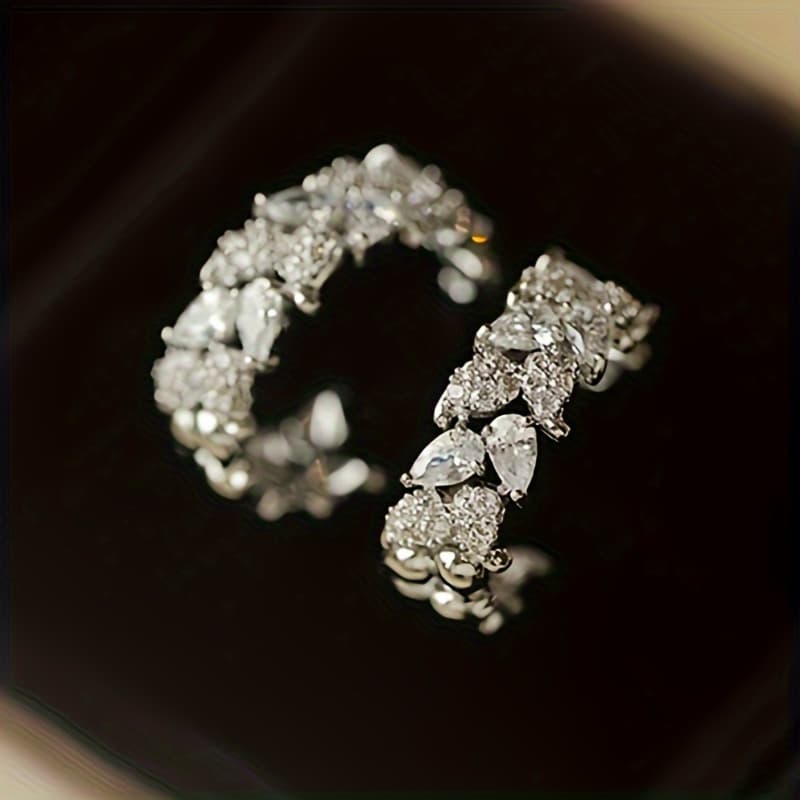 TEMU A Pair Of Women's Fashionable Hoop Earrings, Exquisitely Luxurious With Sparkling Synthetic Zirconia, Perfect For Engagement, Wedding, Or Party Jewelry
