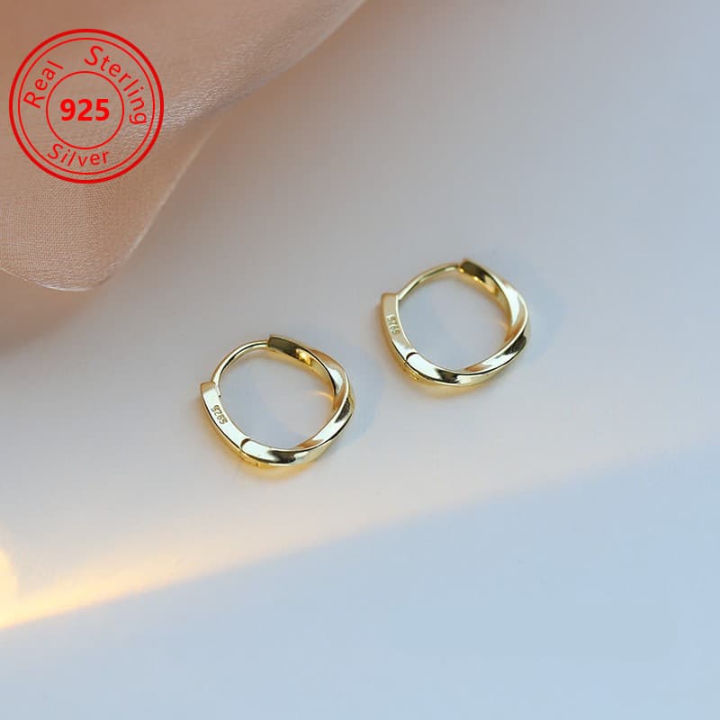 TEMU 1 Pair Of S925 - Hypoallergenic - 18k Golden Plated - Stylish Simple Design - Daily Wear Maintenance Piercing - Suitable For Women And Men With Pierced Ears