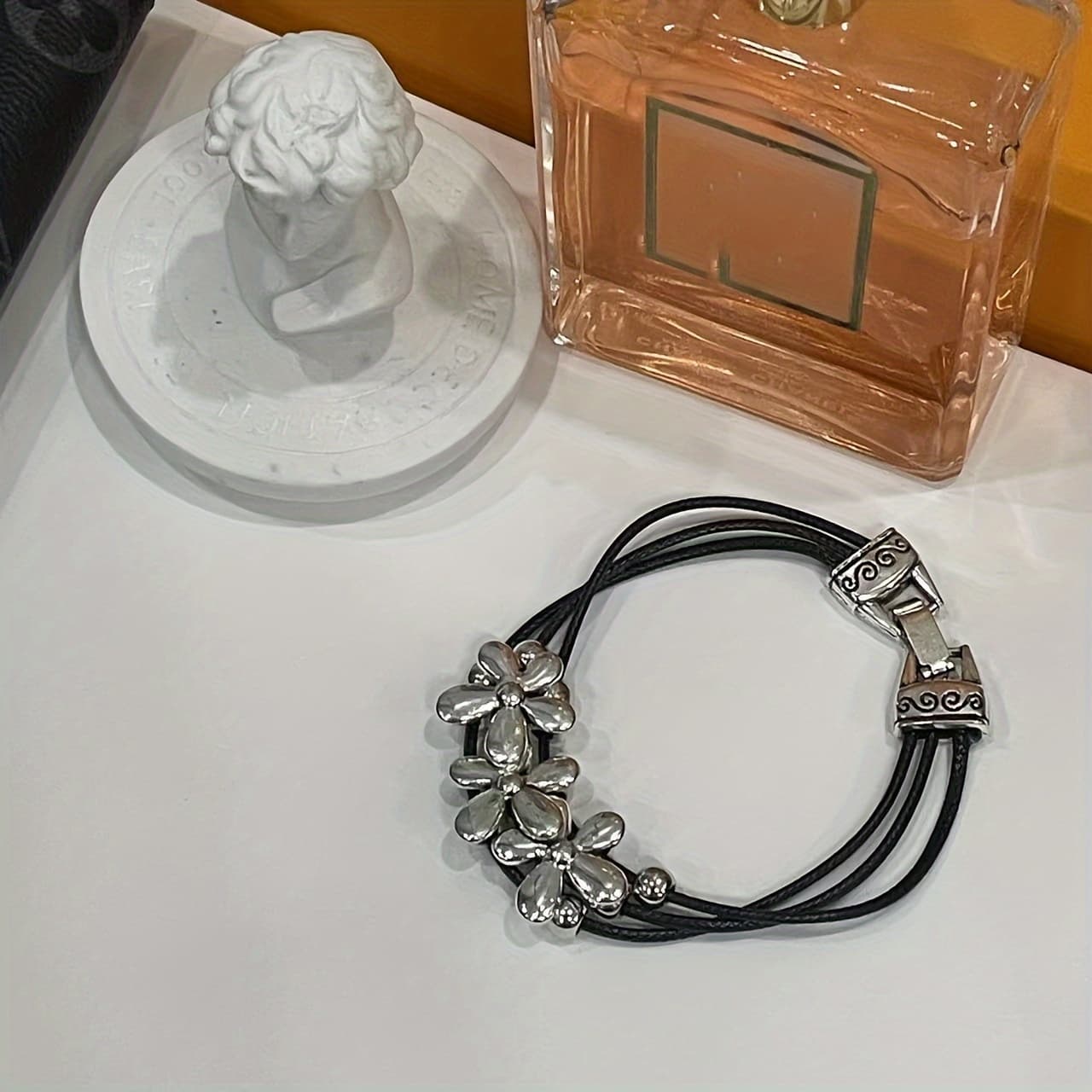 TEMU Chic Bohemian-inspired Bracelet With Petite Floral Decor - , - Ideal For Holidays And Gift-
