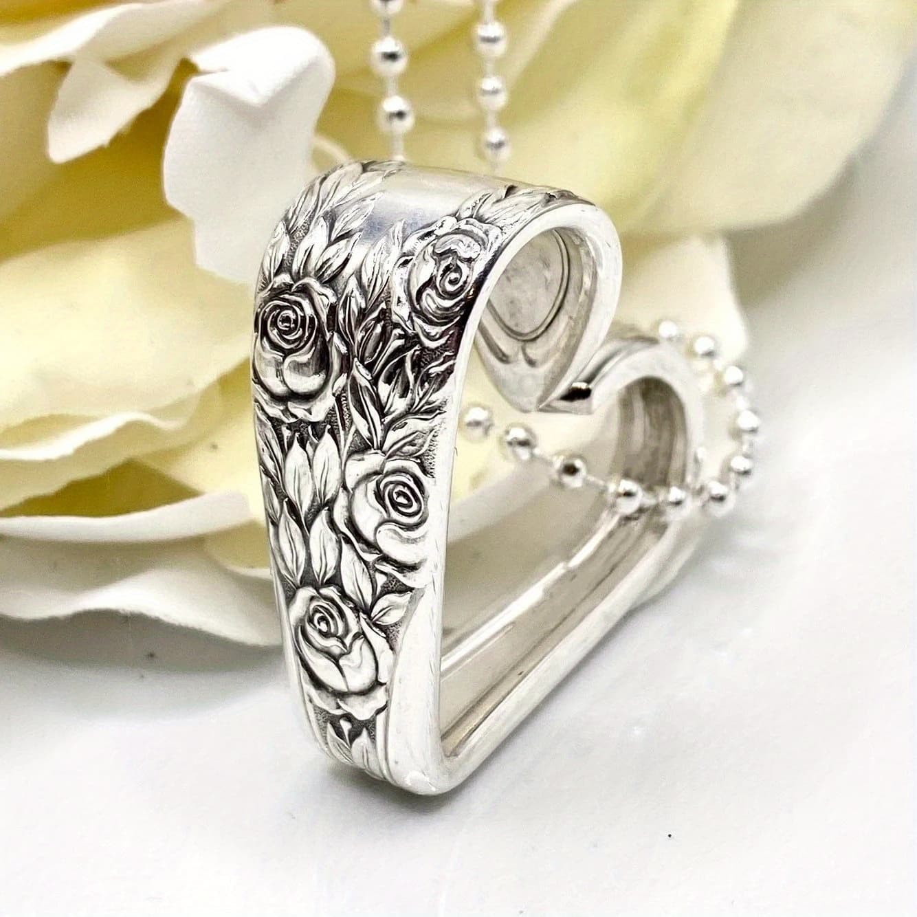 TEMU Retro Boho Spoon Heart Necklace For Women Unique Silvery Heart Flower Pendant Necklace Daily Vacation Party Jewelry Birthday Anniversary Gifts