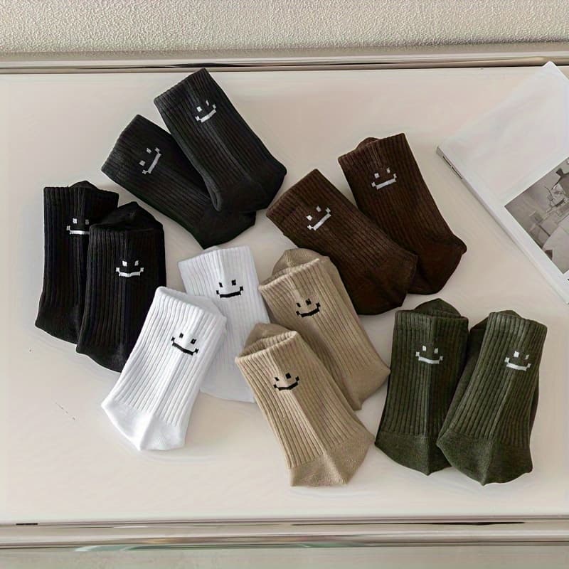 TEMU 6 Pairs Hot Selling Stylish Fall Winter Men's Face Print Thick Warm Mid-tube Crew Socks