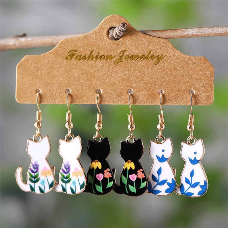 TEMU 3 Pairs/ Set Of Fashionable Floral Spotted Pattern Cat Earrings - Simple And Cute Versatile Ear Accessory Set