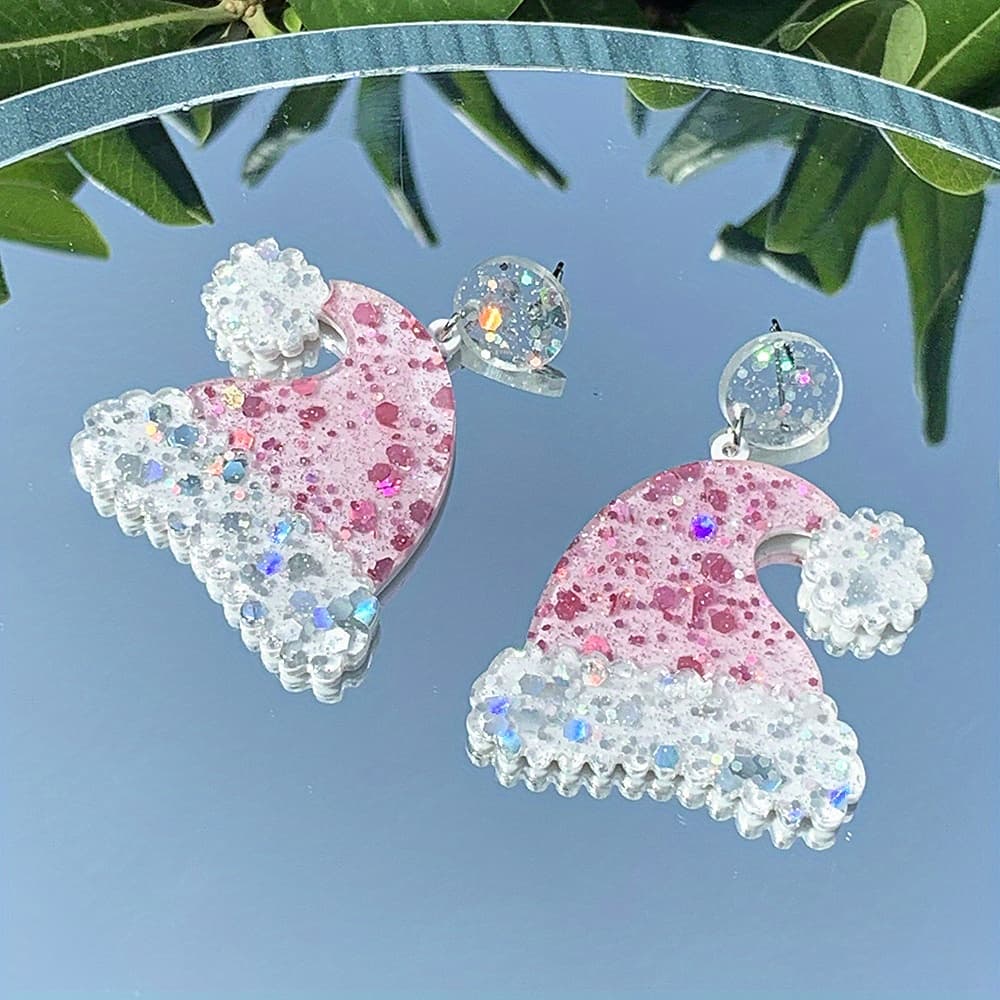 TEMU 1 Pair Cute Acrylic Christmas Hat Earrings, Delicate And Shiny Christmas Earrings For Women, Perfect For Daily, Attending Party, Christmas Carnival Wear, Sparkling And , Christmas Gift For