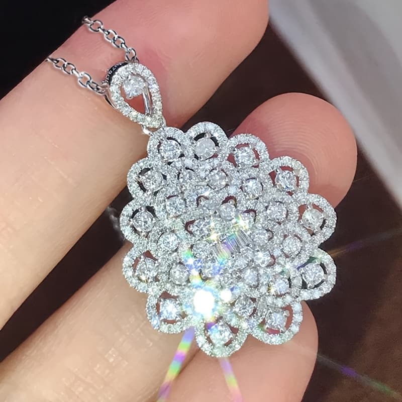 TEMU A Luxurious Women's Fashion Pendant Necklace With Sparkling Synthetic Zirconia Flowers, Perfect For Weddings, Casual , And Dates; A Beautiful Jewelry Gift