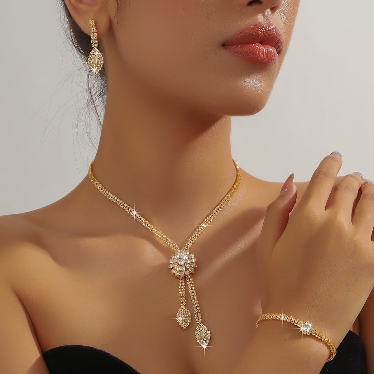 TEMU Set Of 4pcs Including A Sparkling Flower Necklace, Earrings, And Bracelet, With Synthetic Cubic Zirconia, Perfect For Wearing At A Wedding Banquet, And An Ideal Gift For A Mother Or Wife
