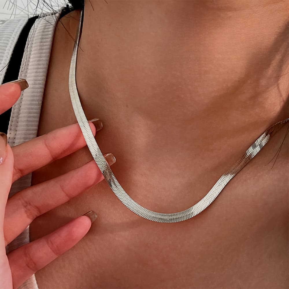 TEMU 2d Flat, Plated With Hypoallergenic Flat Snake Bones Chain Necklace High-end Sense Simple Blade Chain Unisex Wear Delicate Couple Jewelry