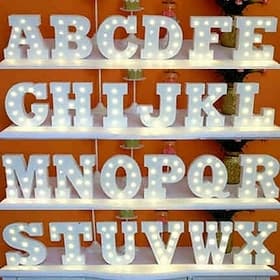 Ampoules LED lettres lumières signe 26 lettres alphabet allument lettres signe pour veilleuses nuit lumière fête de mariage anniversaire batterie alimenté lamp