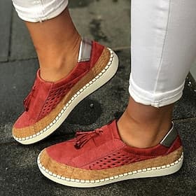 lässige rote Slip-On-Sneaker für Damen mit Quaste, atmungsaktivem Mesh und Korkdetails für Komfort im Alltag