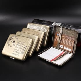 Vintage-Zigarettenetui mit beidseitiger Öffnung zur Halterung einer geschnitzten Klappdeckelhalterung aus bronzefarbenem Metall mit Blumenmotiv (für 20 Zigaret