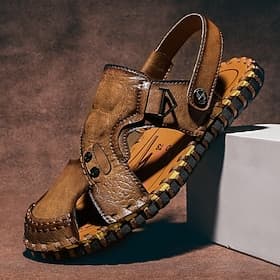 Sandalias de cuero marrón para hombre con correa ajustable y costuras elegantes: cómodas y duraderas para salidas informales, playa y uso diario.