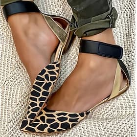 sandales à bout pointu pour femmes à imprimé girafe – chaussures plates à bride à la cheville avec motif audacieux pour les styles décontractés et estivaux