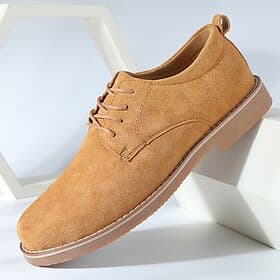Herren-Schnürschuhe aus hellbraunem Wildleder – bequemes Freizeitschuhwerk für den Alltag und elegante Freizeitanlässe