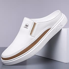 chaussures mules blanches pour hommes – design élégant à enfiler avec des accents marron, légères et confortables pour un usage quotidien, des sorties décontra