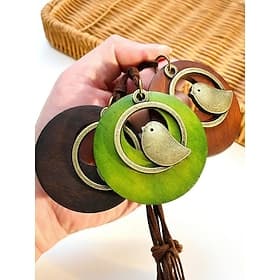 Collier pendentif oiseau bohème pour femme – collier long cercle en bois fait main avec breloque en alliage pour les amoureux de la nature, les tenues décontra