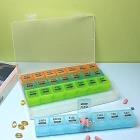 Pilulier mensuel grand format, étui de 28 jours avec compartiments extra larges, pilulier anti-poussière de 4 semaines, rappel de médicaments, boîte de voyage