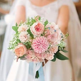 3 Bunches Outdoor Artificial Chrysanthemum And Peony Flowers Uv-Resistant with a Realistic Touch Suitable for Indoor Home And Outdoor Garden Windowsill Decorat