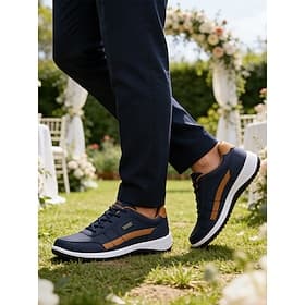 Marineblaue Herren-Outdoor-Sneaker, strapazierfähig und bequem für Resort- und Outdoor-Abenteuer.