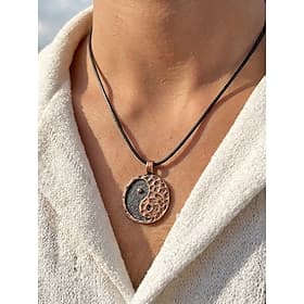 Men's Bohemian Alloy Pendant Necklace, Vintage Silver Tribal Layered Chain Jewelry for Summer Beach Vacation Daily Casual Wear