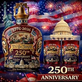 U.S. 250th Anniversary Whiskey Bottle Glass Set We The People Patriotic Independence Day Gift, 1776-2026 Patriotic Decanter with 2 Whiskey Glasses, American F