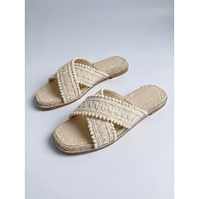 Boho-Sandalen für Damen in Creme mit Häkelmuster – bequeme, gewebte Espadrilles mit gekreuzten Riemen Pompon-Detail für Strandurlaube, Sommerresorts Inselreise