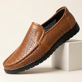 Braune, perforierte Herren-Slipper, atmungsaktive Freizeitschuhe, leichte und bequeme Schuhe für Alltag, Reisen, Autofahren, Büro, Freizeit und einen eleganten