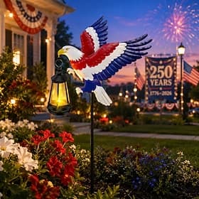 Lampe solaire à piquer en forme d'aigle pour le 250e anniversaire des États-Unis, aigle à tête blanche patriotique rouge, blanc et bleu avec lanterne suspendue